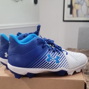 Under Armour Men's Soccer Cleats Blue and White Size 8